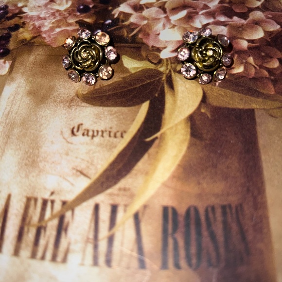 Avon vintage Gold plated earrings with pink CZ diamond studded earrings - Picture 7 of 13